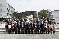 Prof. Jack Cheng (7th from left, front row), Pro-Vice-Chancellor of CUHK, Prof. Zhang Yibin (6th from left, front row), Vice-President of Nanjing University, and Prof. Chiang Wei-ling (7h from right, front row), President of Taiwan Central University Prof. Leo Lee Ou-fan (8th from left, front row), Professor of Humanities of CUHK, and 50 scholars from the mainland, Hong Kong, and Taiwan attend the 3rd Cross-Strait Forum on the Humanities and Social Sciences opening ceremony